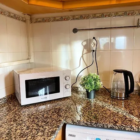 Airport منزل للإقامة